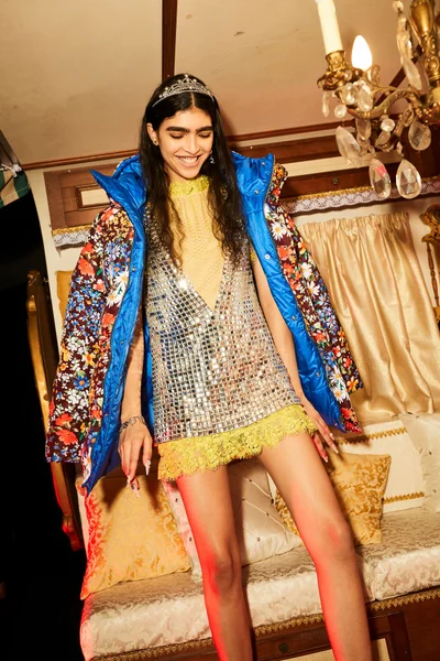 Look 18